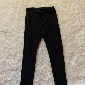 Black leggings